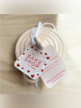 NEW The Bake Shop Stoneware Mini Casserole Dish Pink White Round Mother's Day